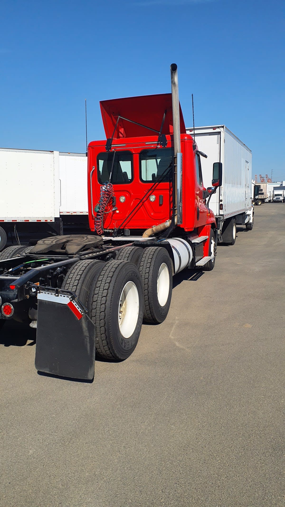 2018 Freightliner Cascadia in Tacoma, WA — photo 4