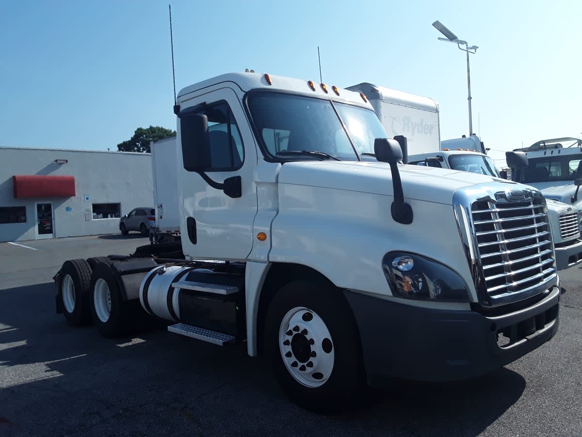 2018 Freightliner CASCADIA 125 684589
