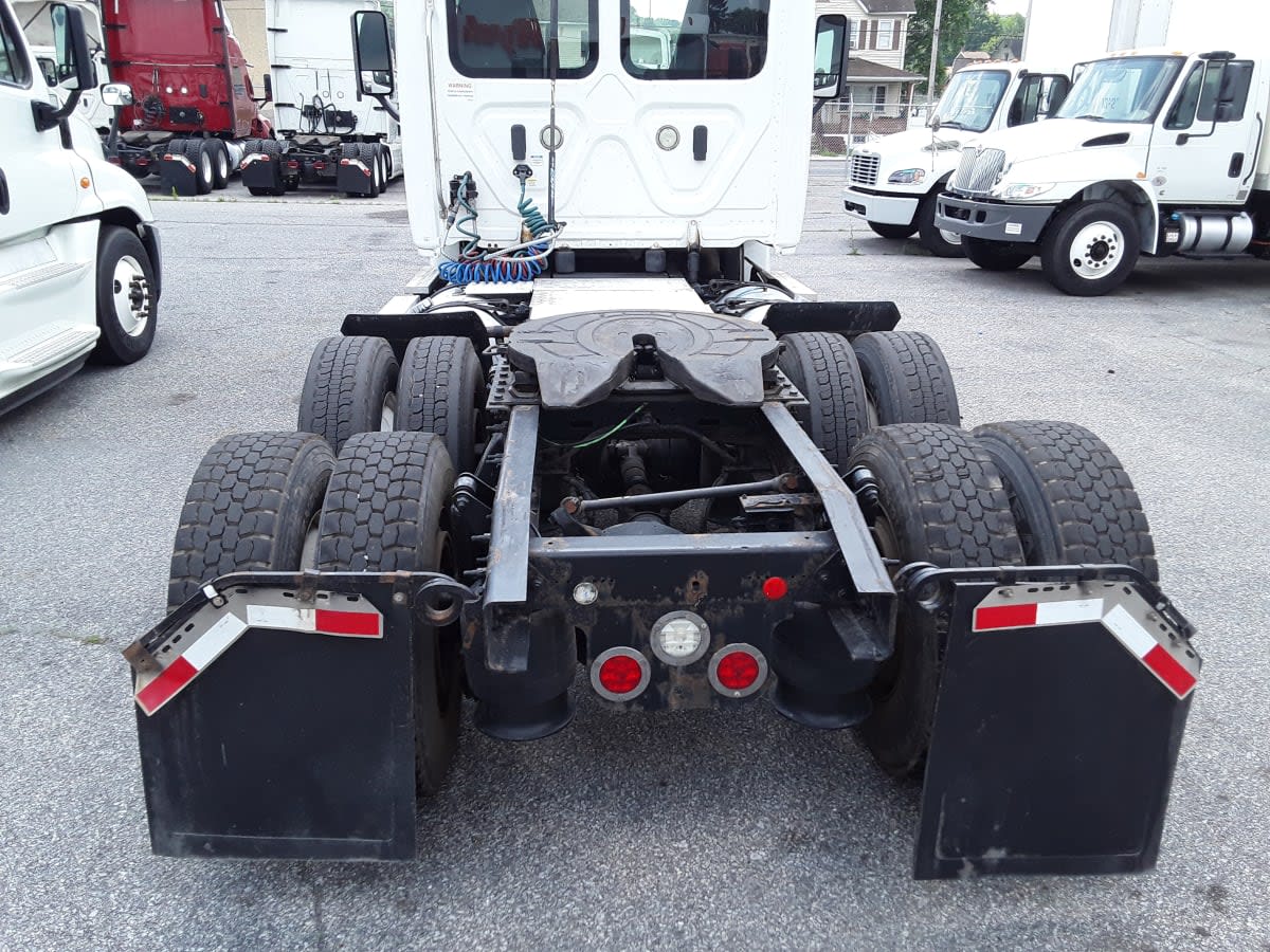 2018 Freightliner CASCADIA 125 684590
