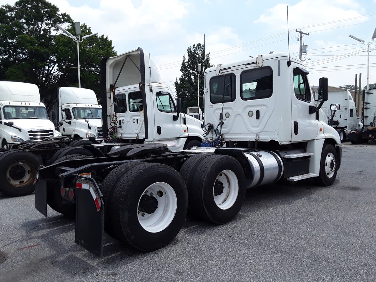 2018 Freightliner CASCADIA 125 684590