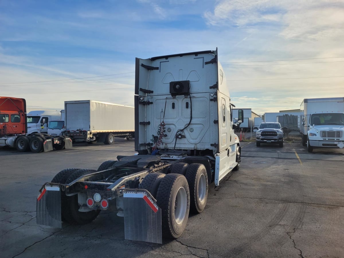 2018 Freightliner/Mercedes CASCADIA 125 684627