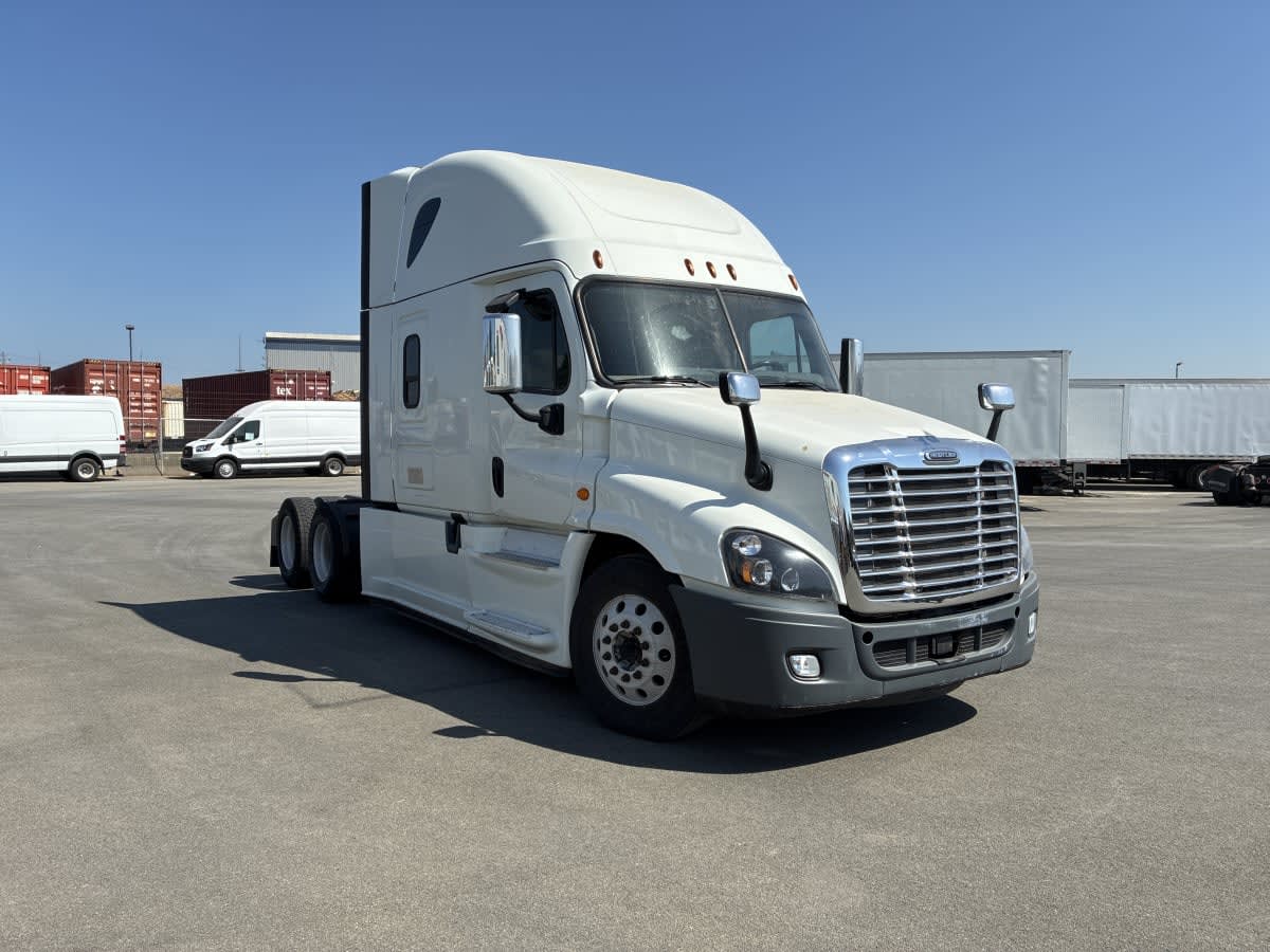 2018 Freightliner Cascadia in Tacoma, WA — photo 3