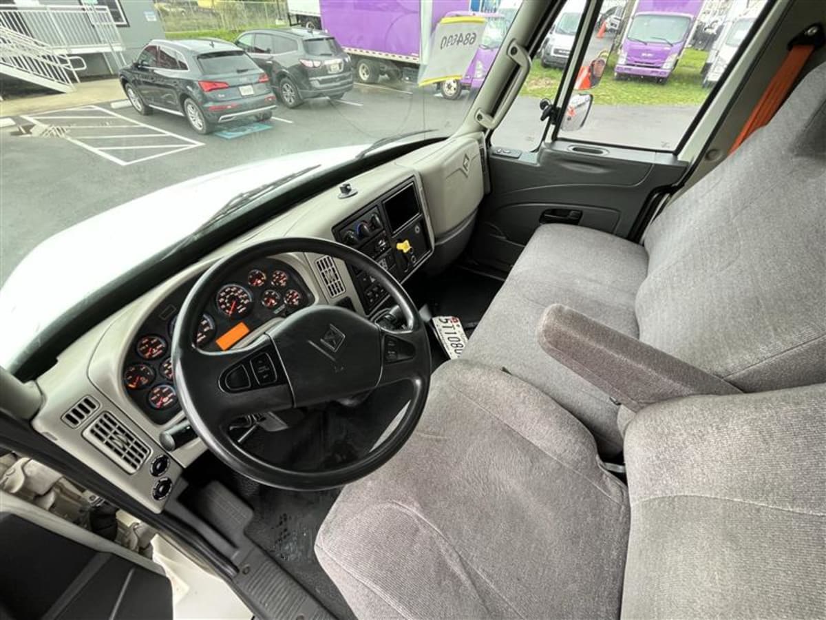 2018 Navistar International 4300 684690