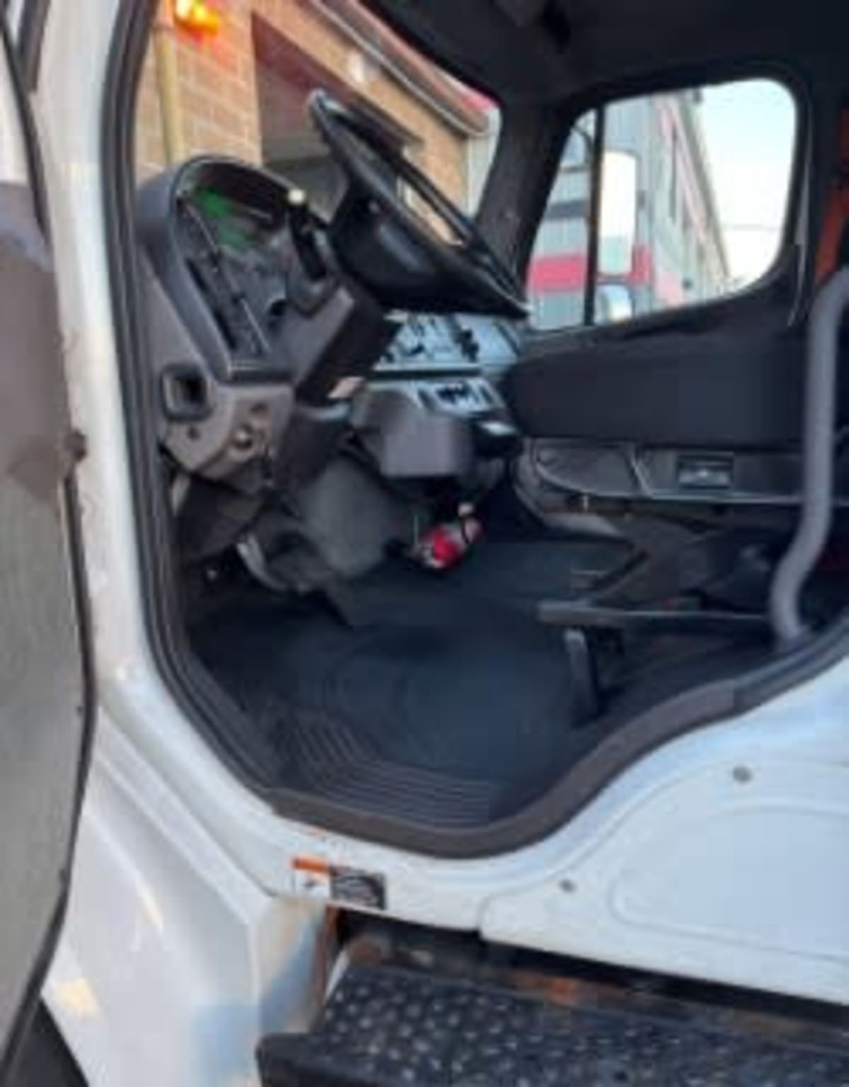 2018 Freightliner/Mercedes M2 106 684790