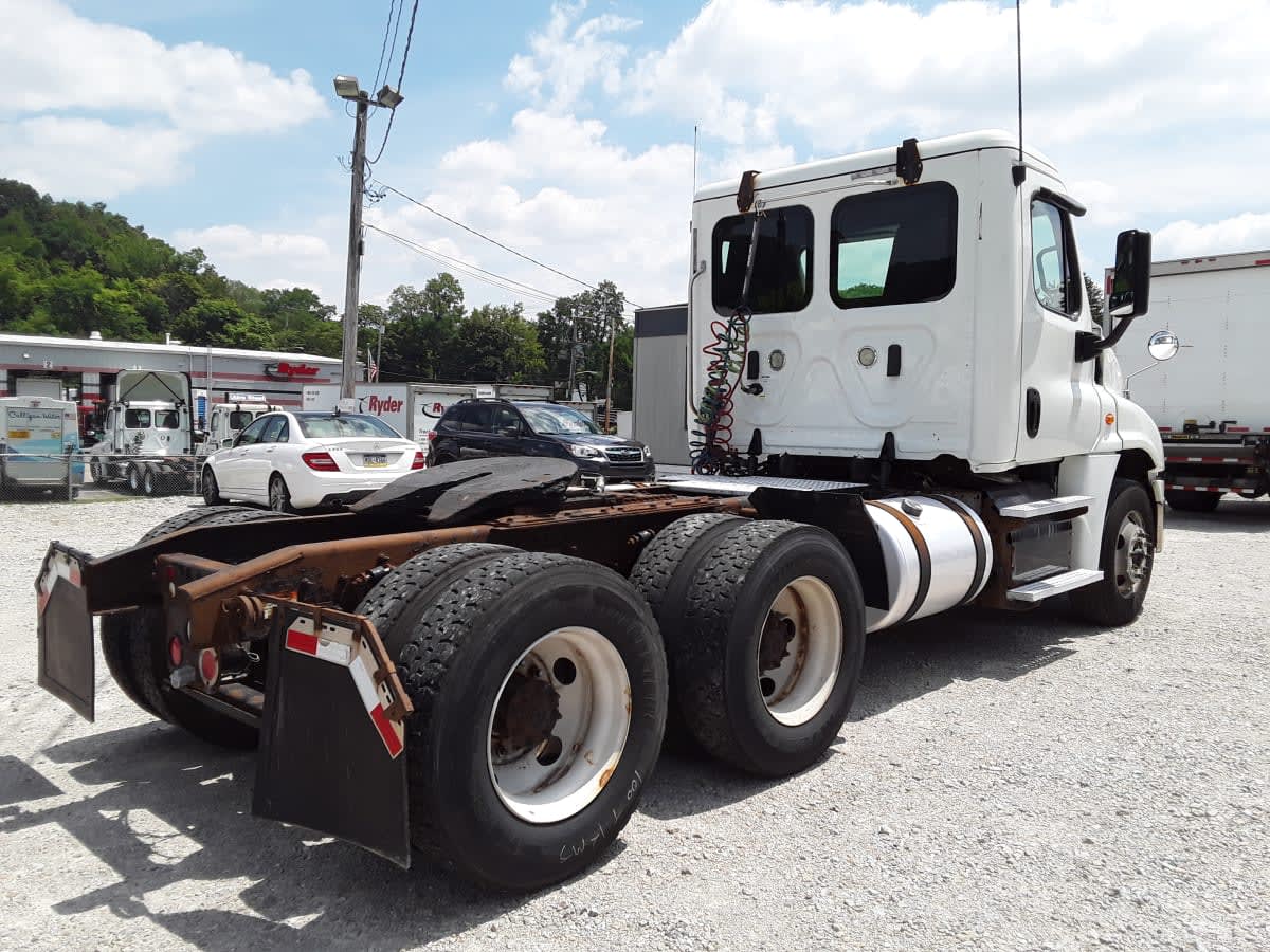 2018 Freightliner CASCADIA 125 684851