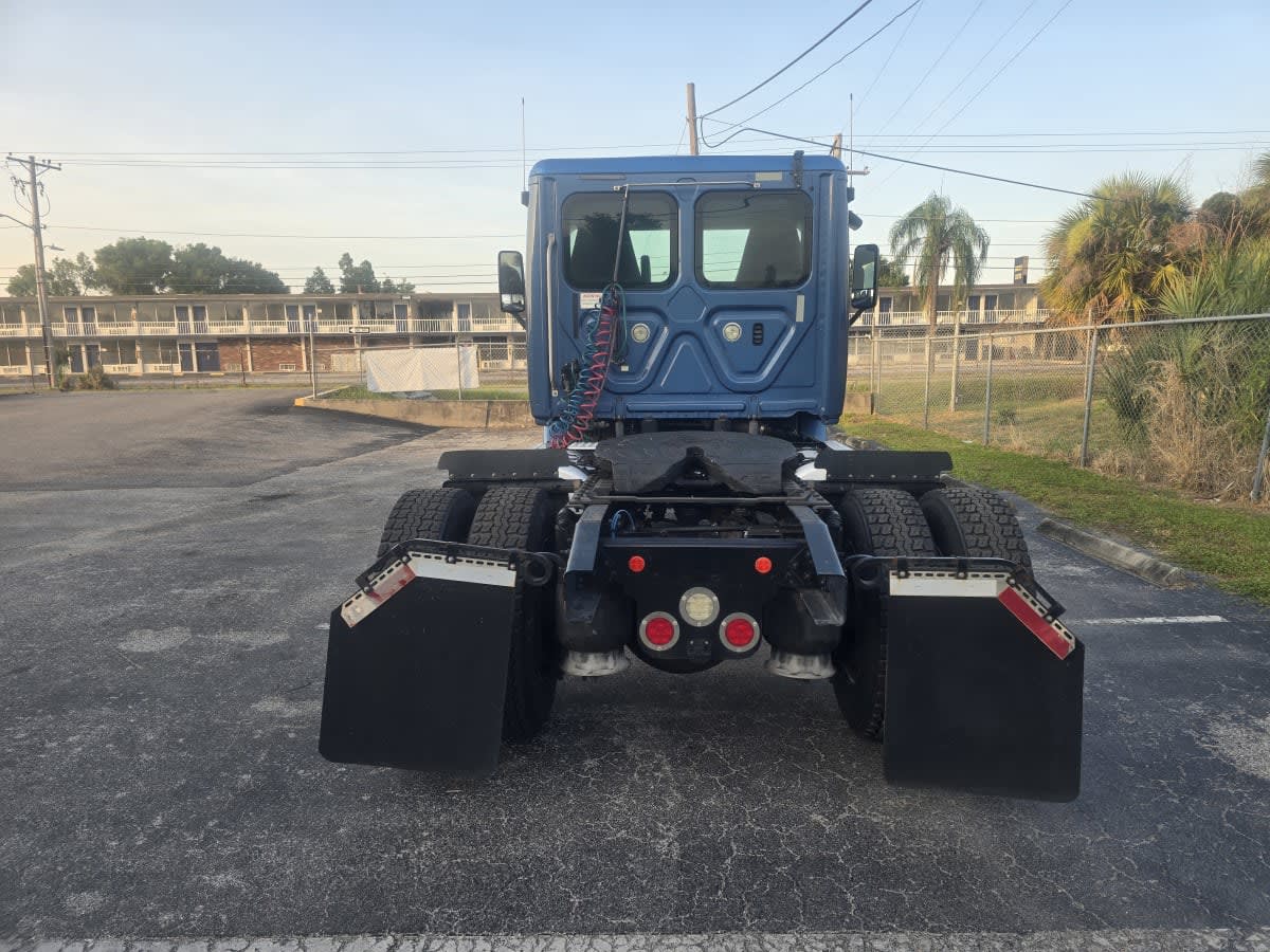 2018 Freightliner Cascadia in Tampa, FL — photo 5