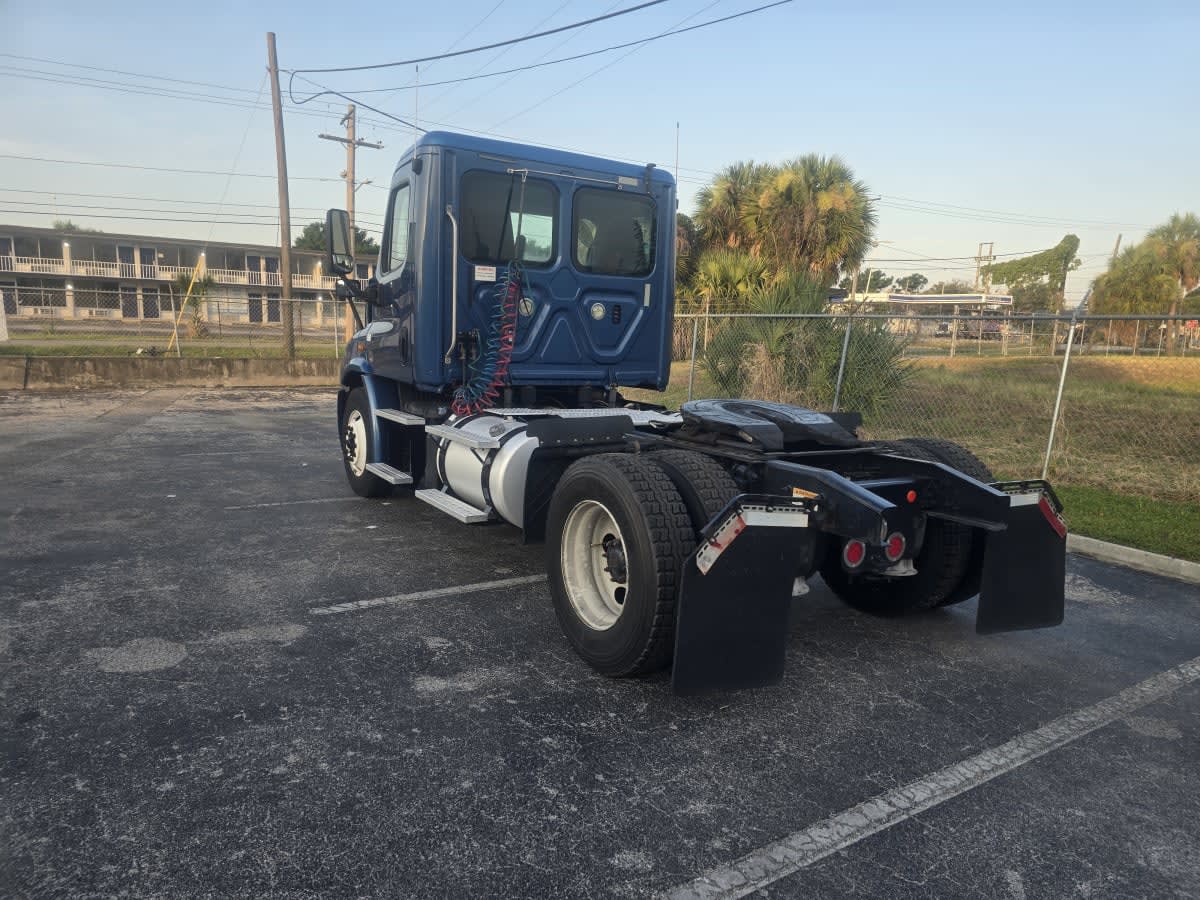 2018 Freightliner Cascadia in Tampa, FL — photo 4