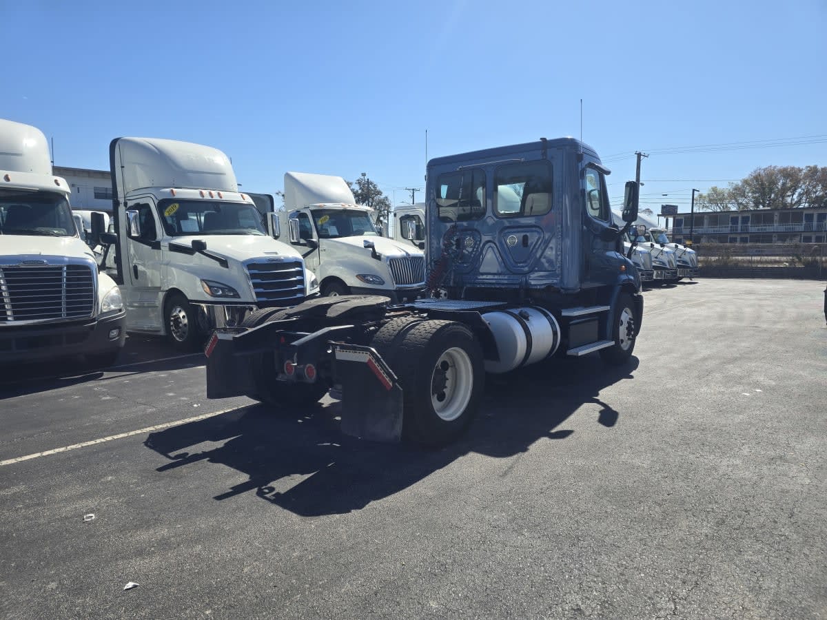 2018 Freightliner - image 6