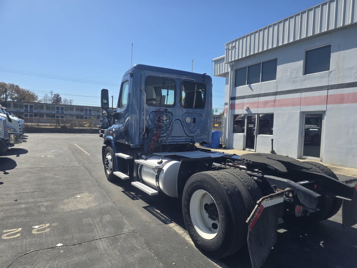 2018 Freightliner - image 4