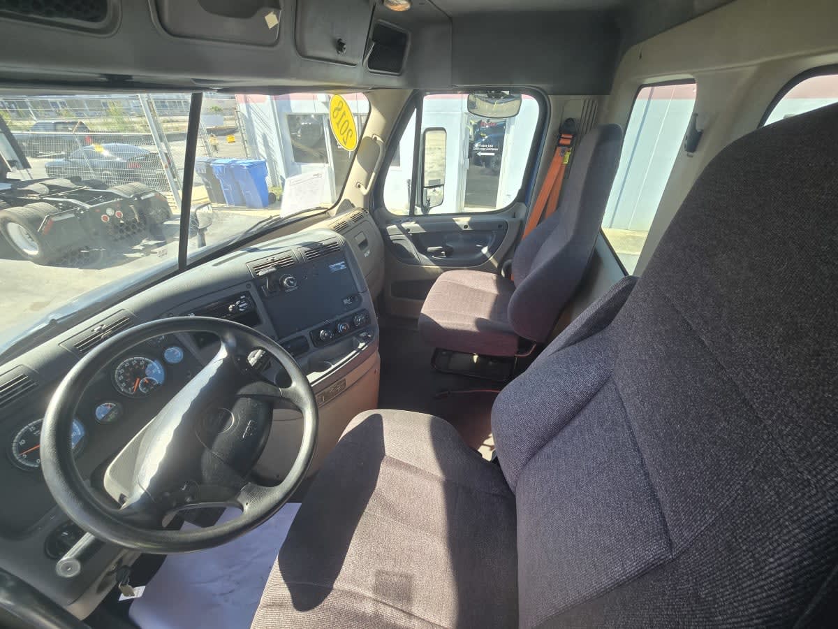 2018 Freightliner - image 7