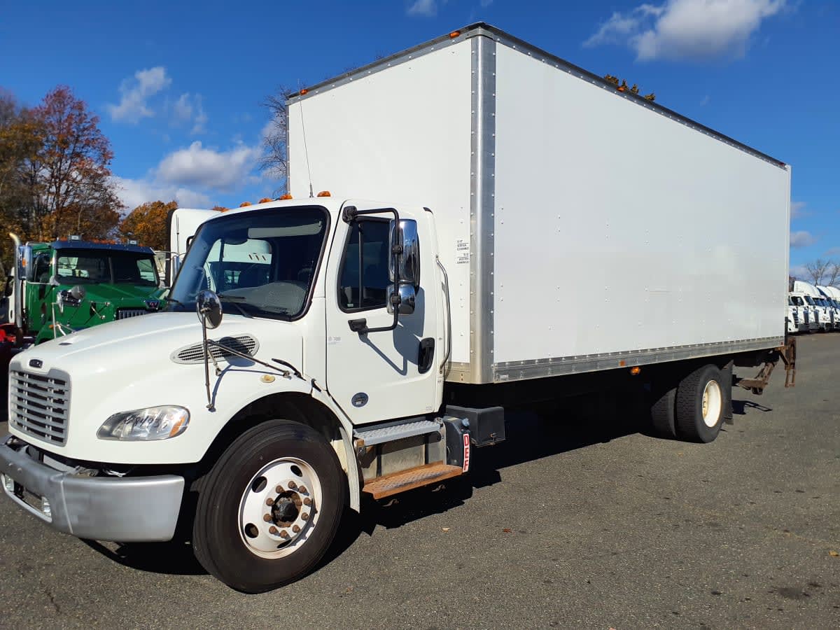 2018 Freightliner/Mercedes M2 106 684933 2018 Freightliner/Mercedes M2 106 684933