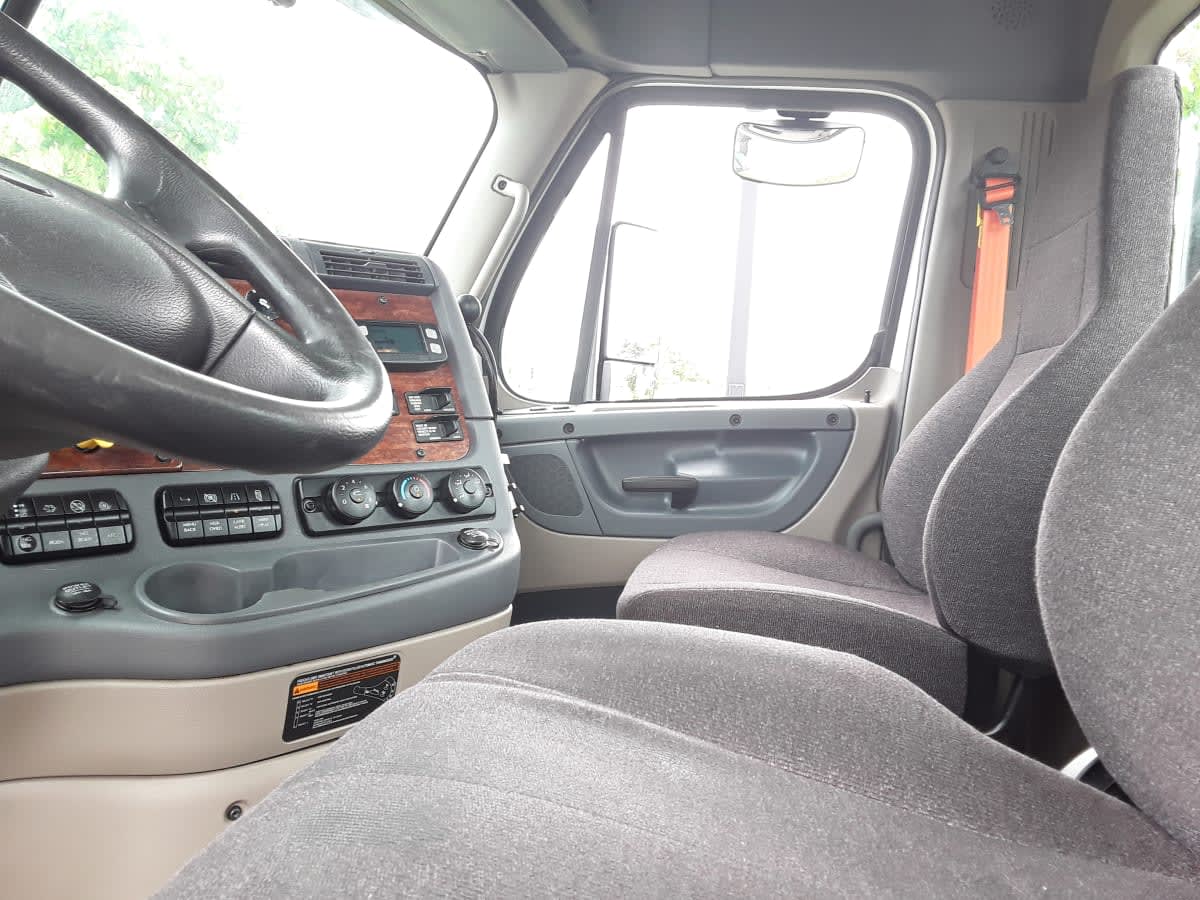 2018 Freightliner CASCADIA 125 685102