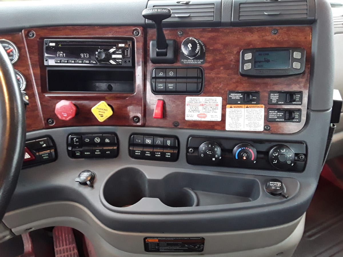 2018 Freightliner/Mercedes CASCADIA 125 685104