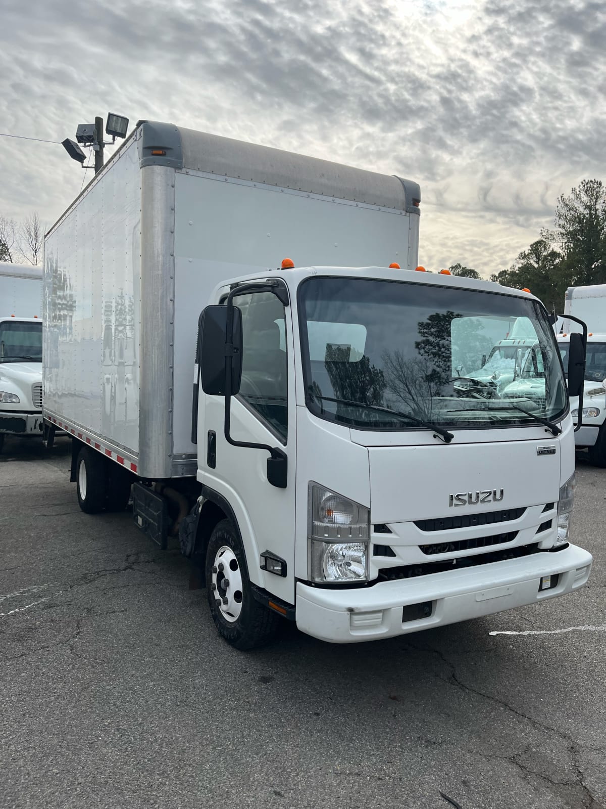 2017 Isuzu NPR HD 685135