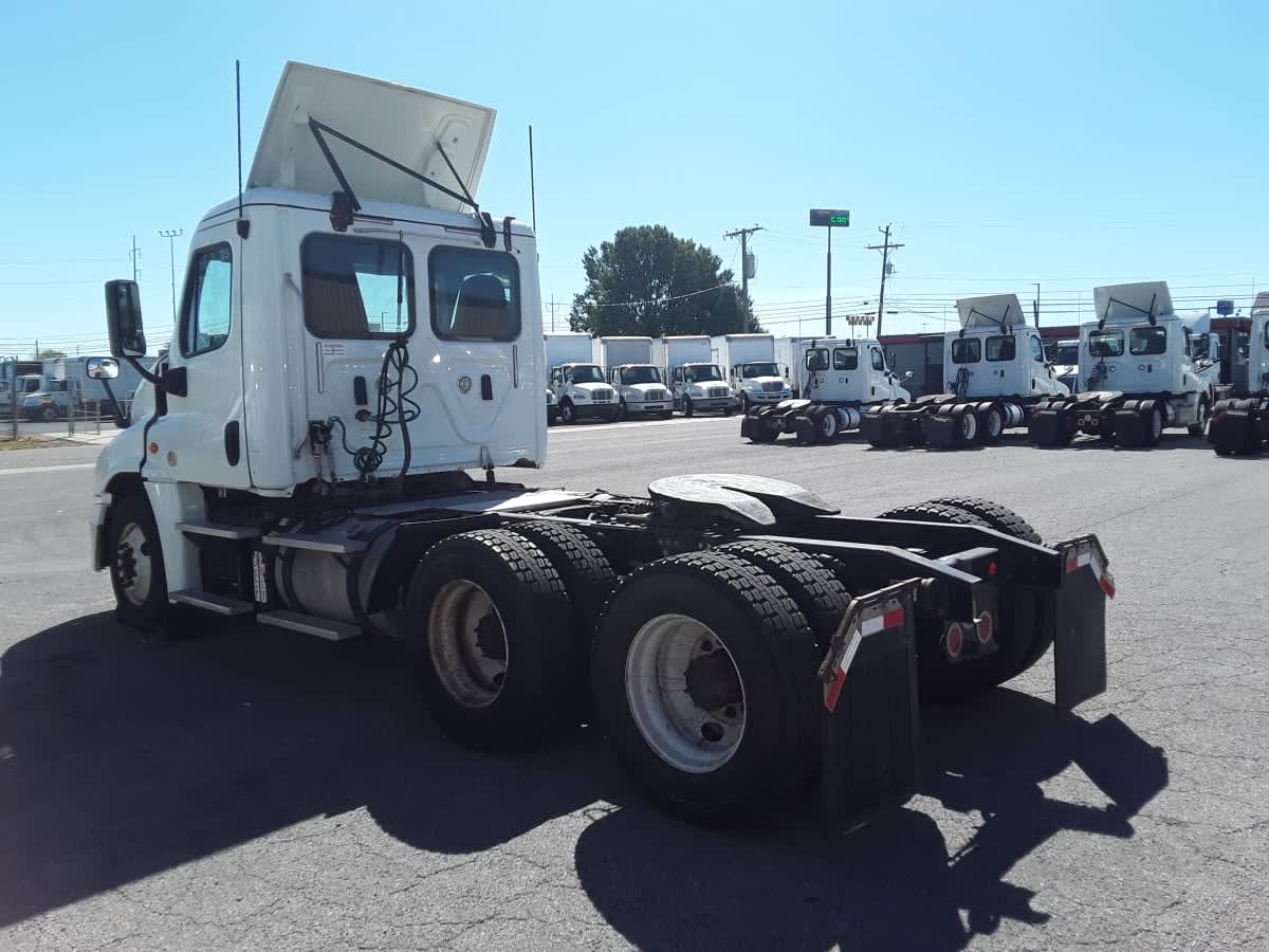 2018 Freightliner Cascadia in La Vergne, TN — photo 6