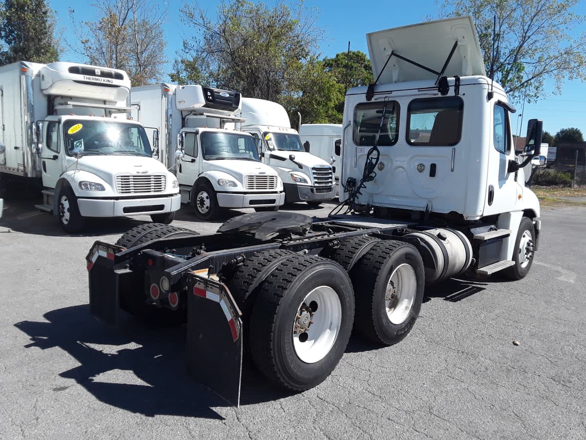 2018 Freightliner Cascadia in La Vergne, TN — photo 4