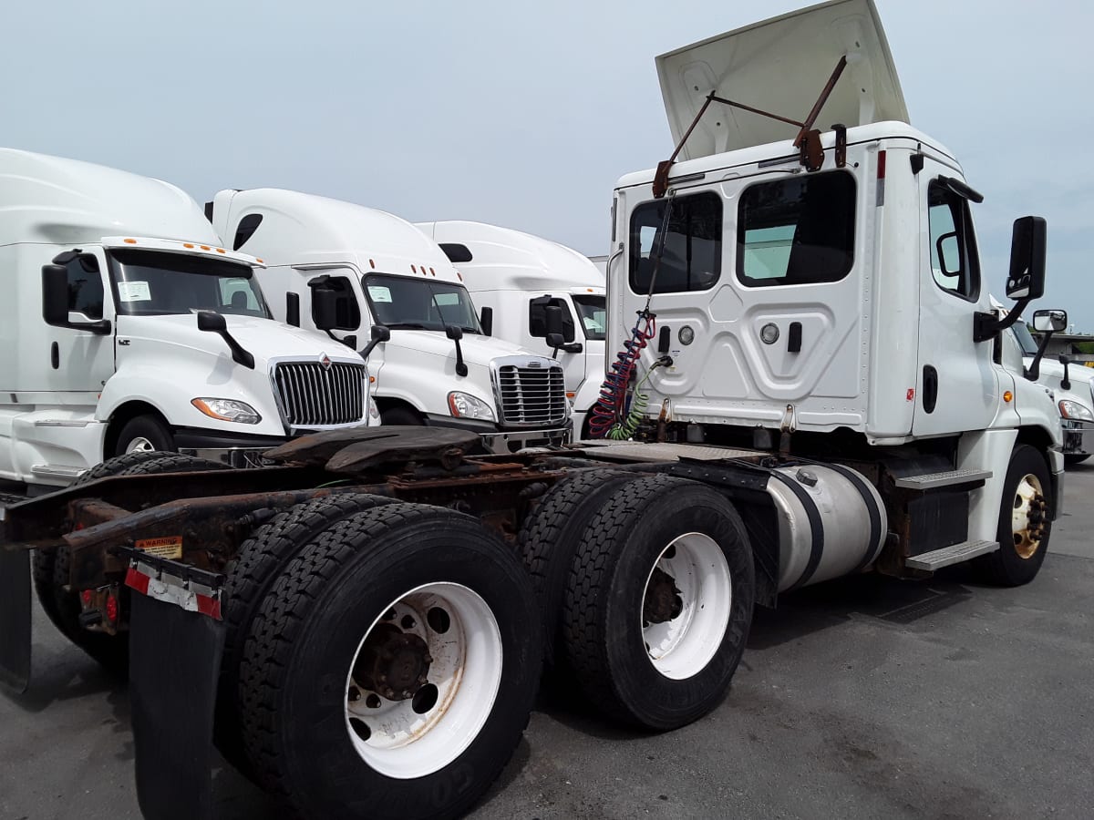 2018 Freightliner/Mercedes CASCADIA 125 685213