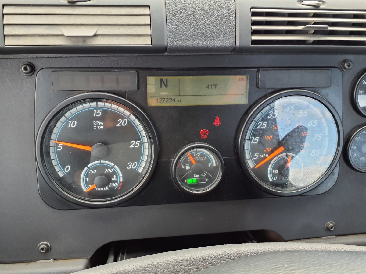 2018 Freightliner/Mercedes CASCADIA 125 685220