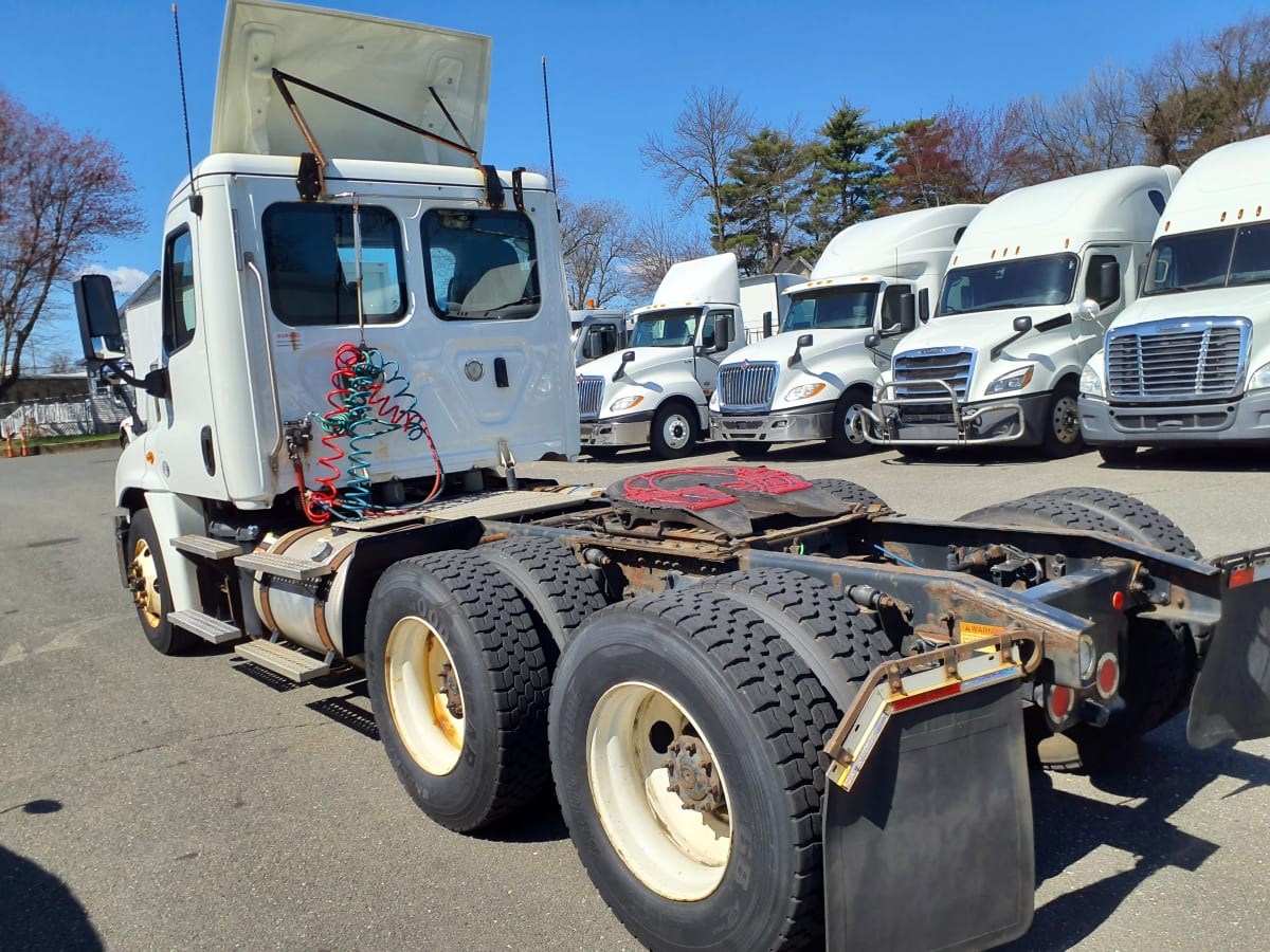 2018 Freightliner/Mercedes CASCADIA 125 685240