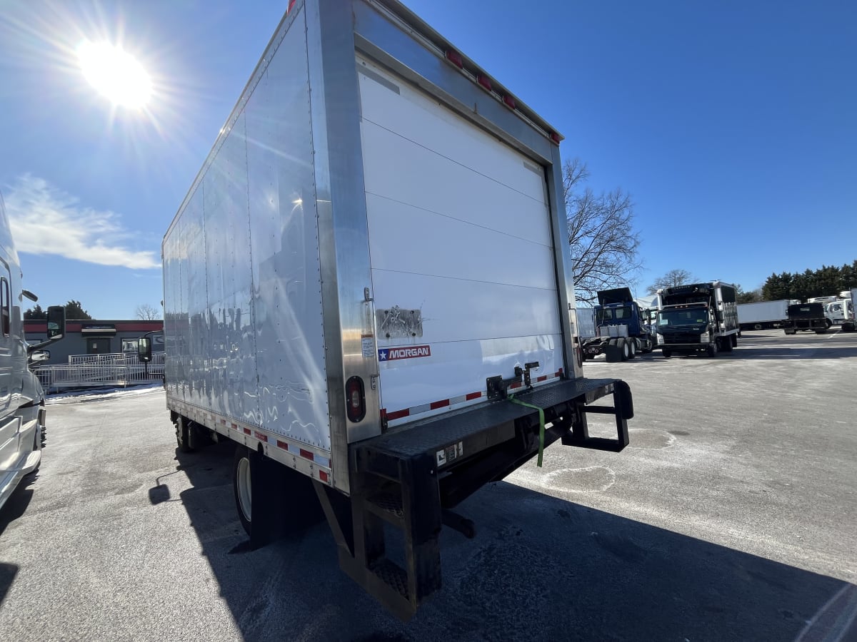 2017 Isuzu NPR 685276