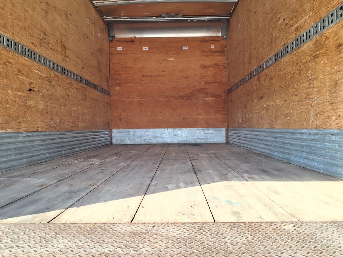 2018 Hino HINO 195 685383