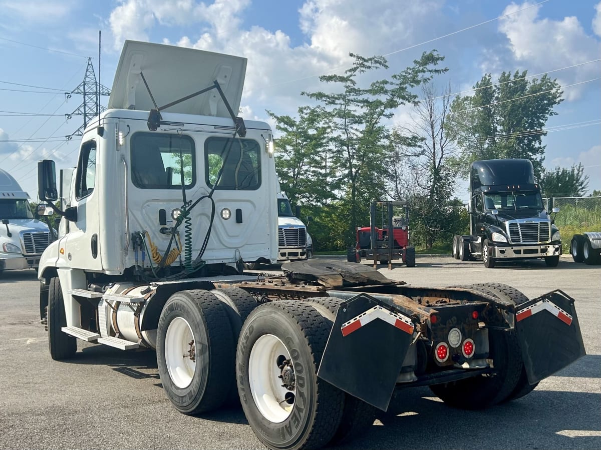 2018 Freightliner/Mercedes CASCADIA 125 685476