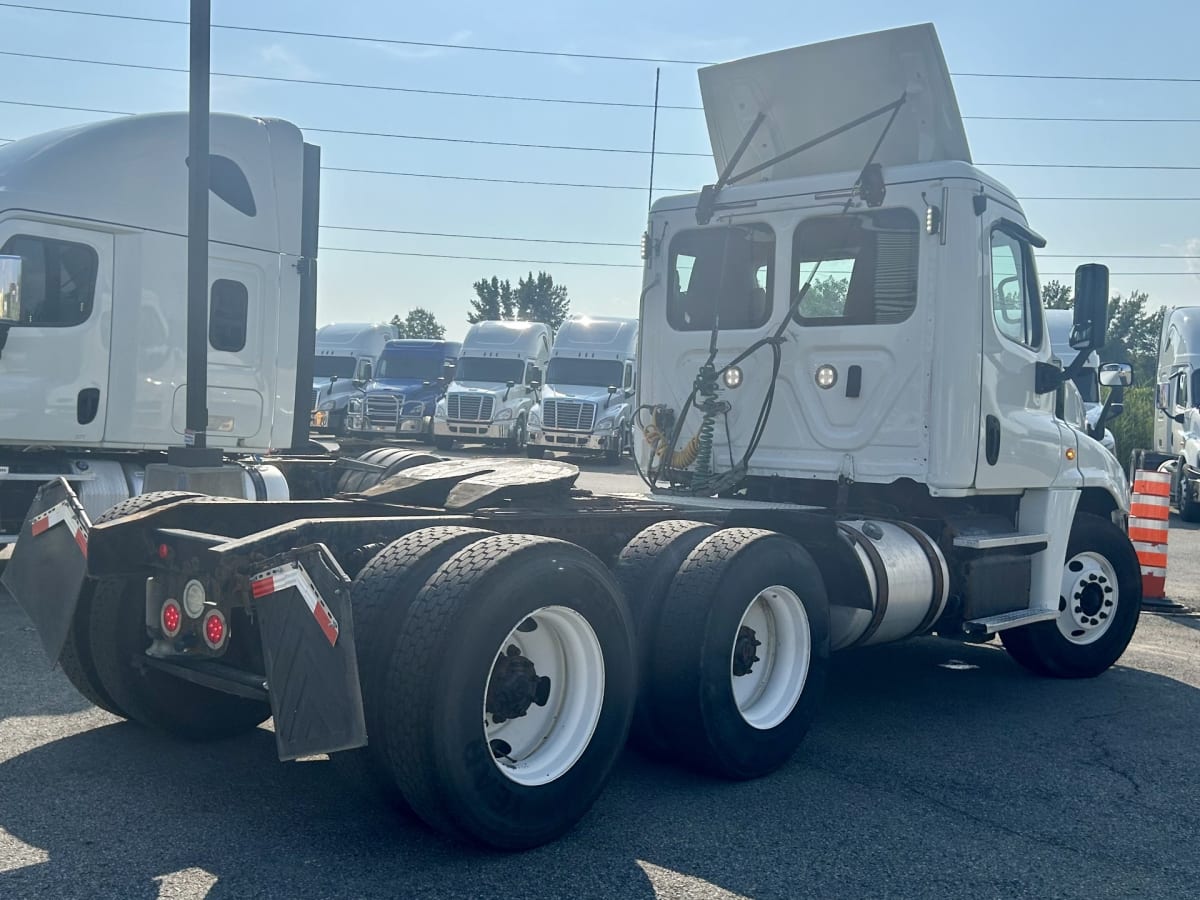 2018 Freightliner/Mercedes CASCADIA 125 685476