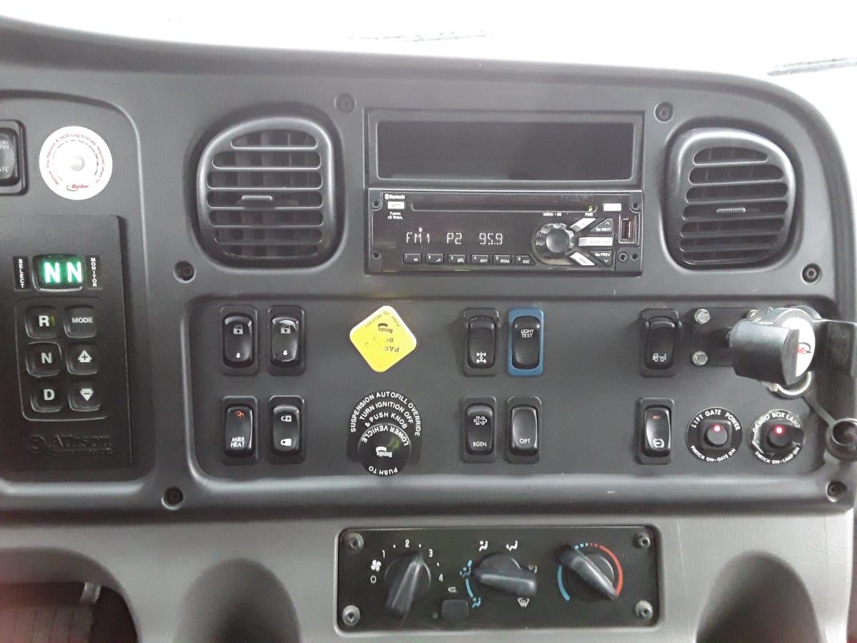 2018 Freightliner/Mercedes M2 106 685521