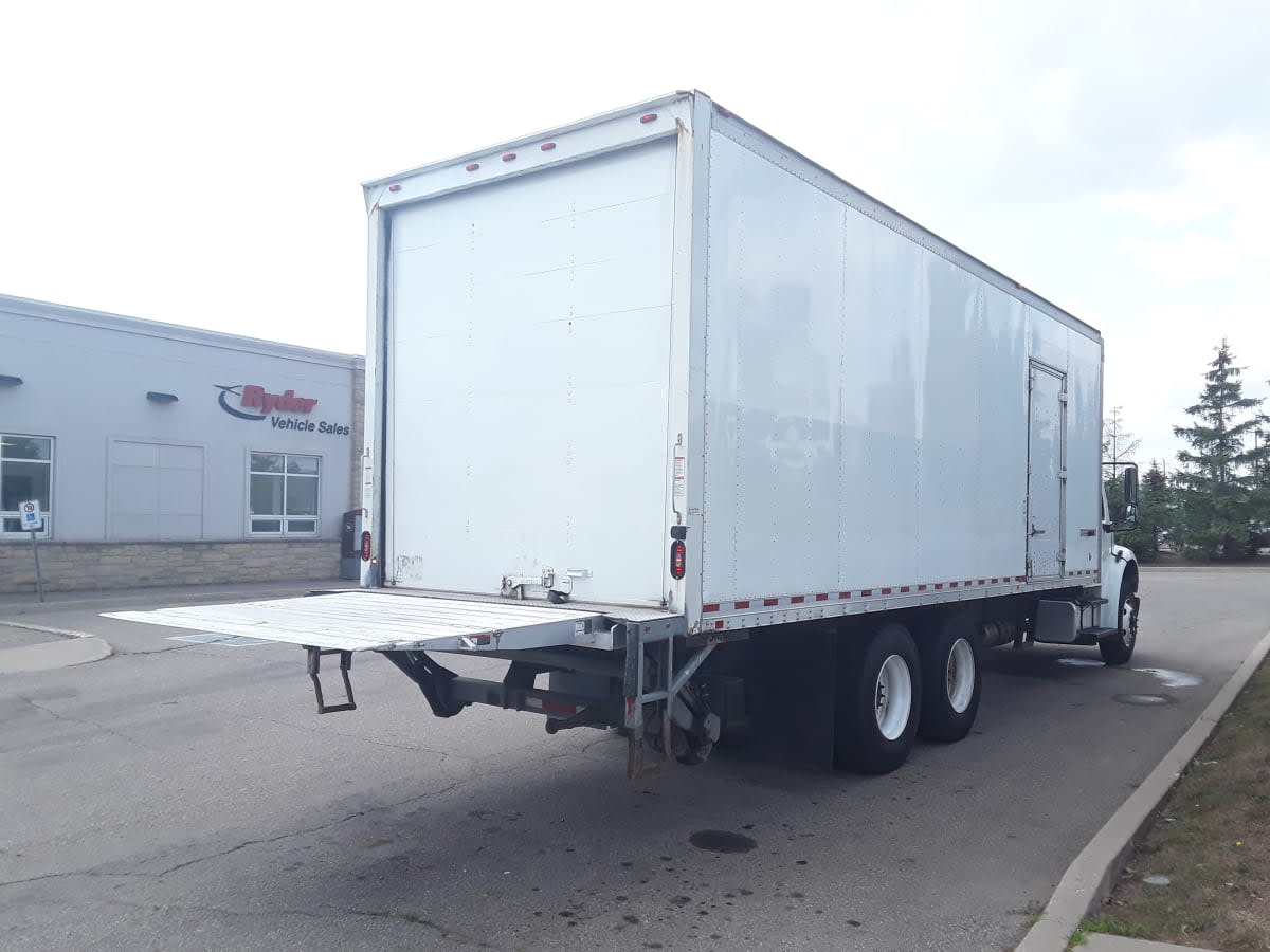 2018 Freightliner M2 106 685615