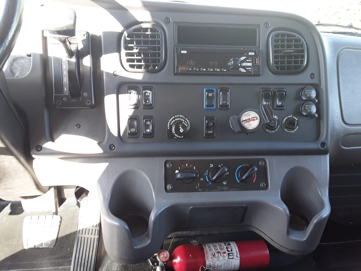 2018 Freightliner/Mercedes M2 106 685648