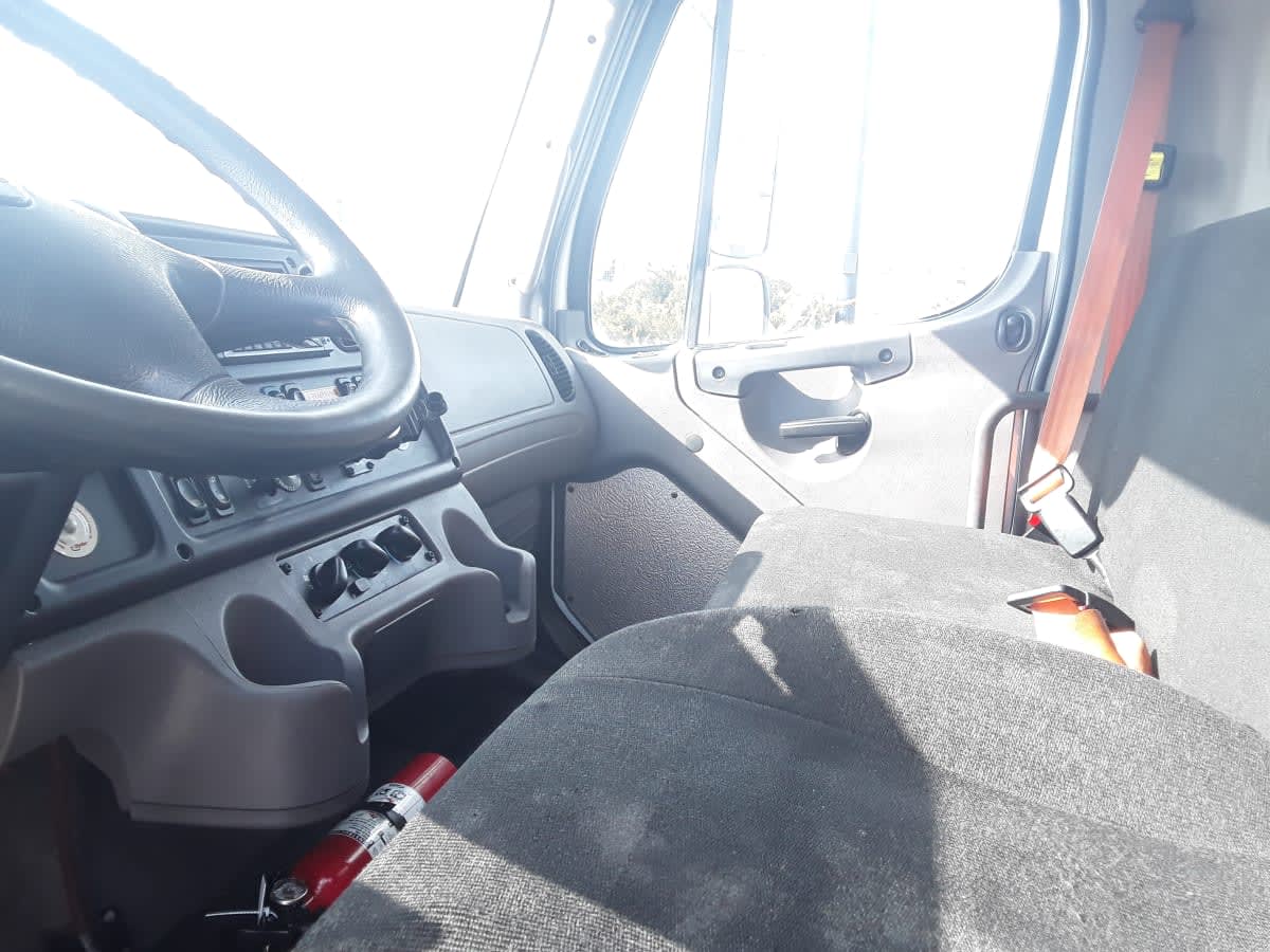 2018 Freightliner/Mercedes M2 106 685660