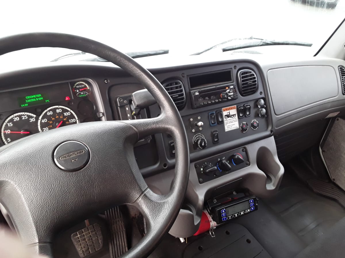 2018 Freightliner/Mercedes M2 106 685705