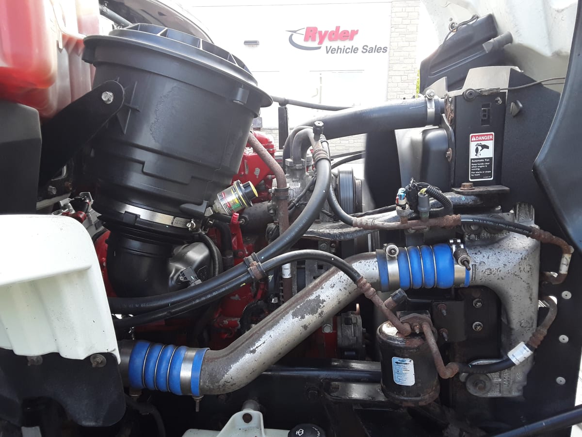 2018 Freightliner/Mercedes M2 106 685711