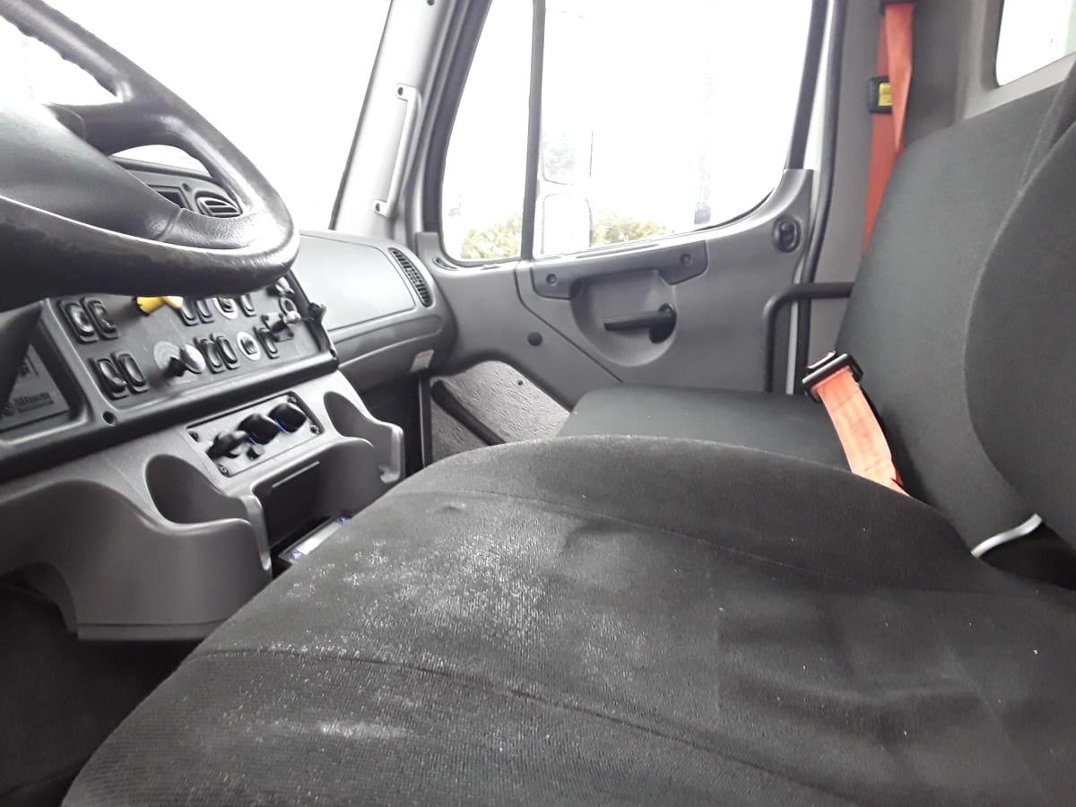 2018 Freightliner/Mercedes M2 106 685712