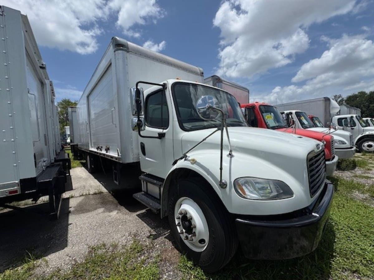 2018 Freightliner M2 106 685717