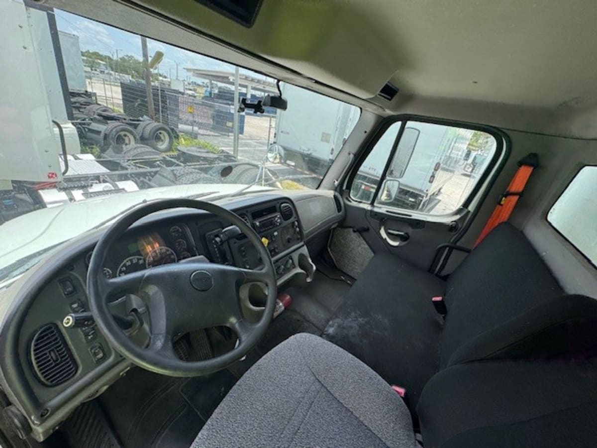 2018 Freightliner M2 106 685717