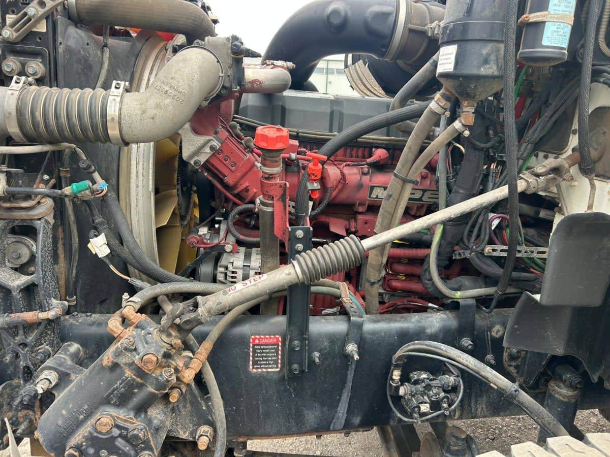 2018 Mack Trucks, Inc. GU 800 685725