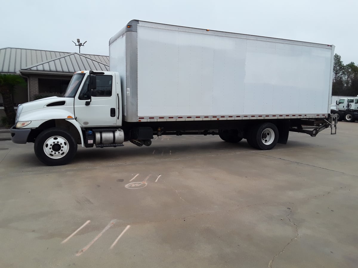 2018 Navistar International 4300 685827