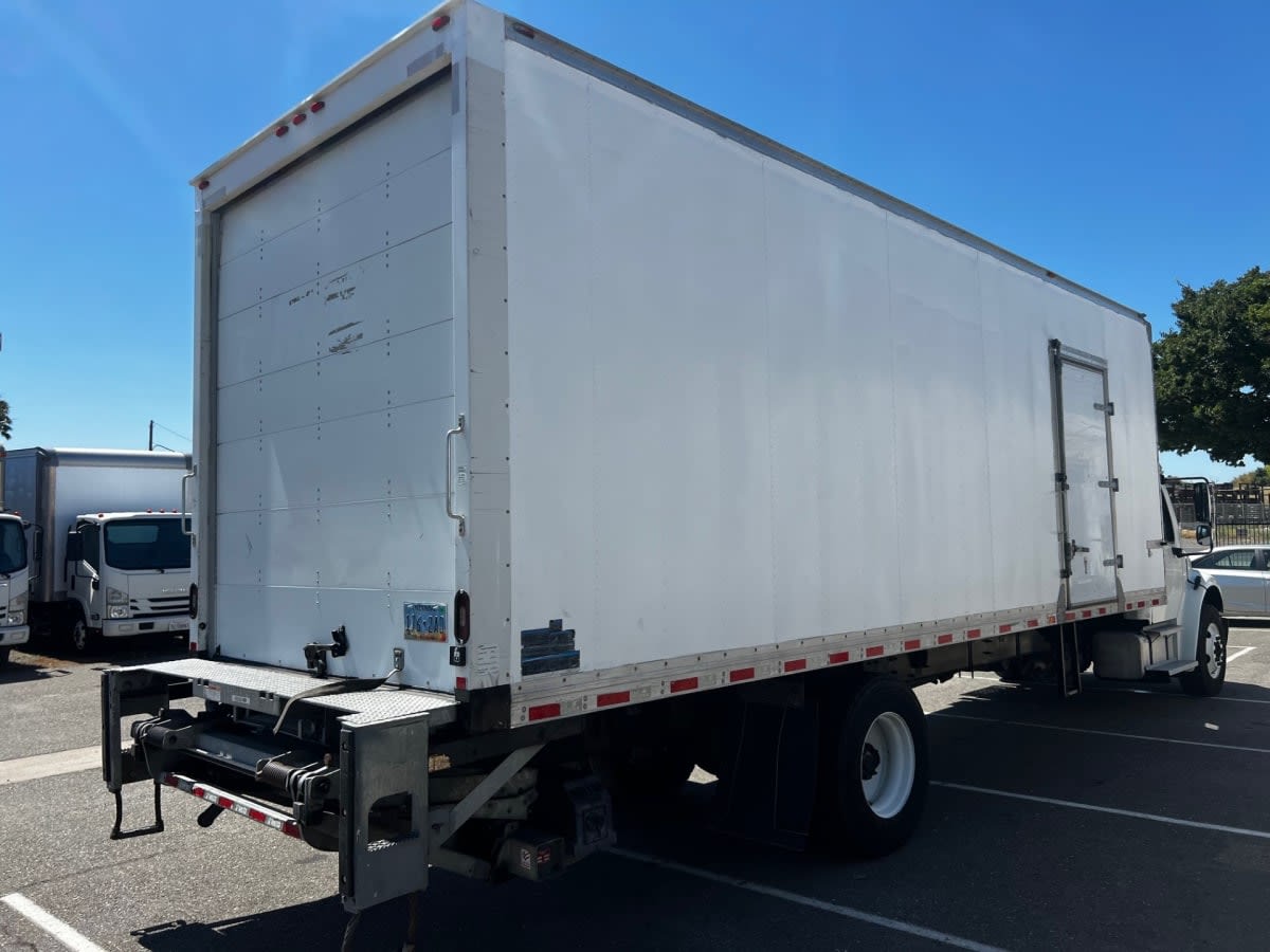 2018 Freightliner M2 106 in West Sacramento, CA — photo 4