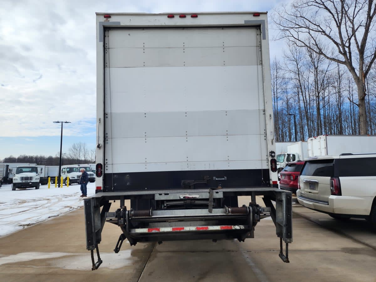 2018 Freightliner/Mercedes M2 106 686393