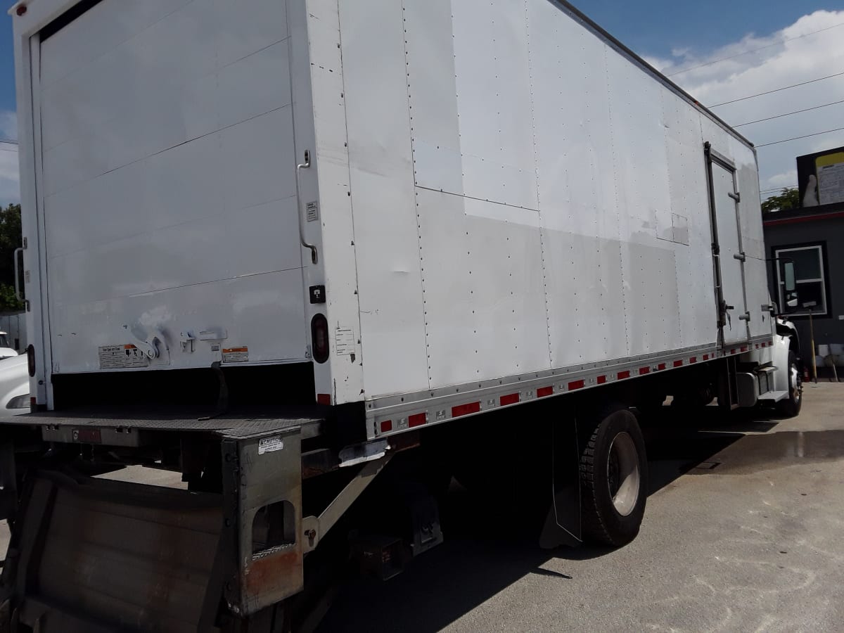 2018 Freightliner/Mercedes M2 106 686413