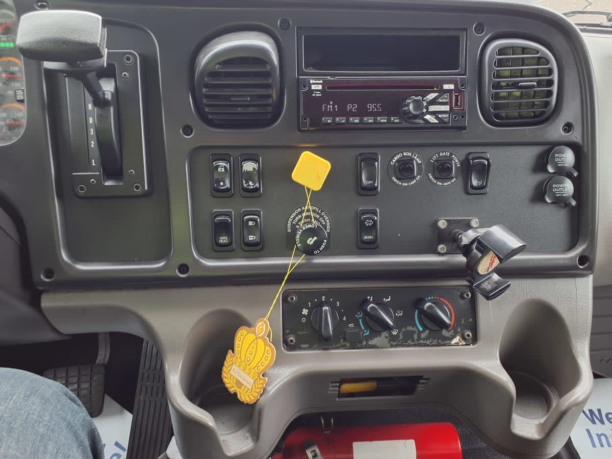 2018 Freightliner/Mercedes M2 106 686443