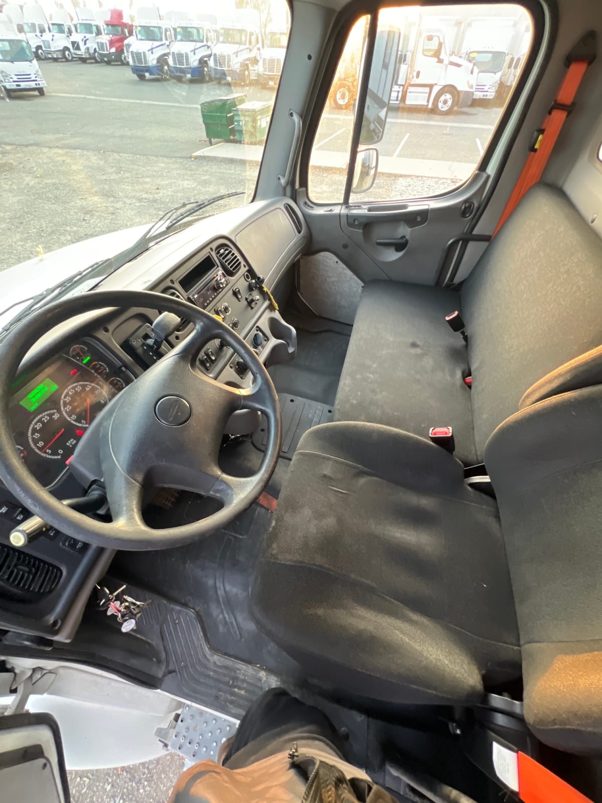 2018 Freightliner/Mercedes M2 106 686450