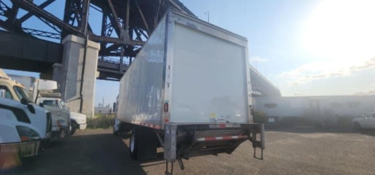 2018 Freightliner/Mercedes M2 106 686588