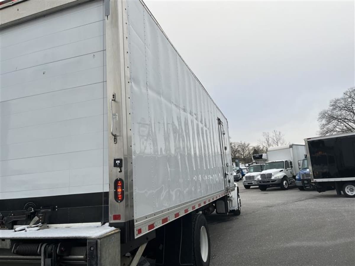 2018 Freightliner/Mercedes M2 106 686594
