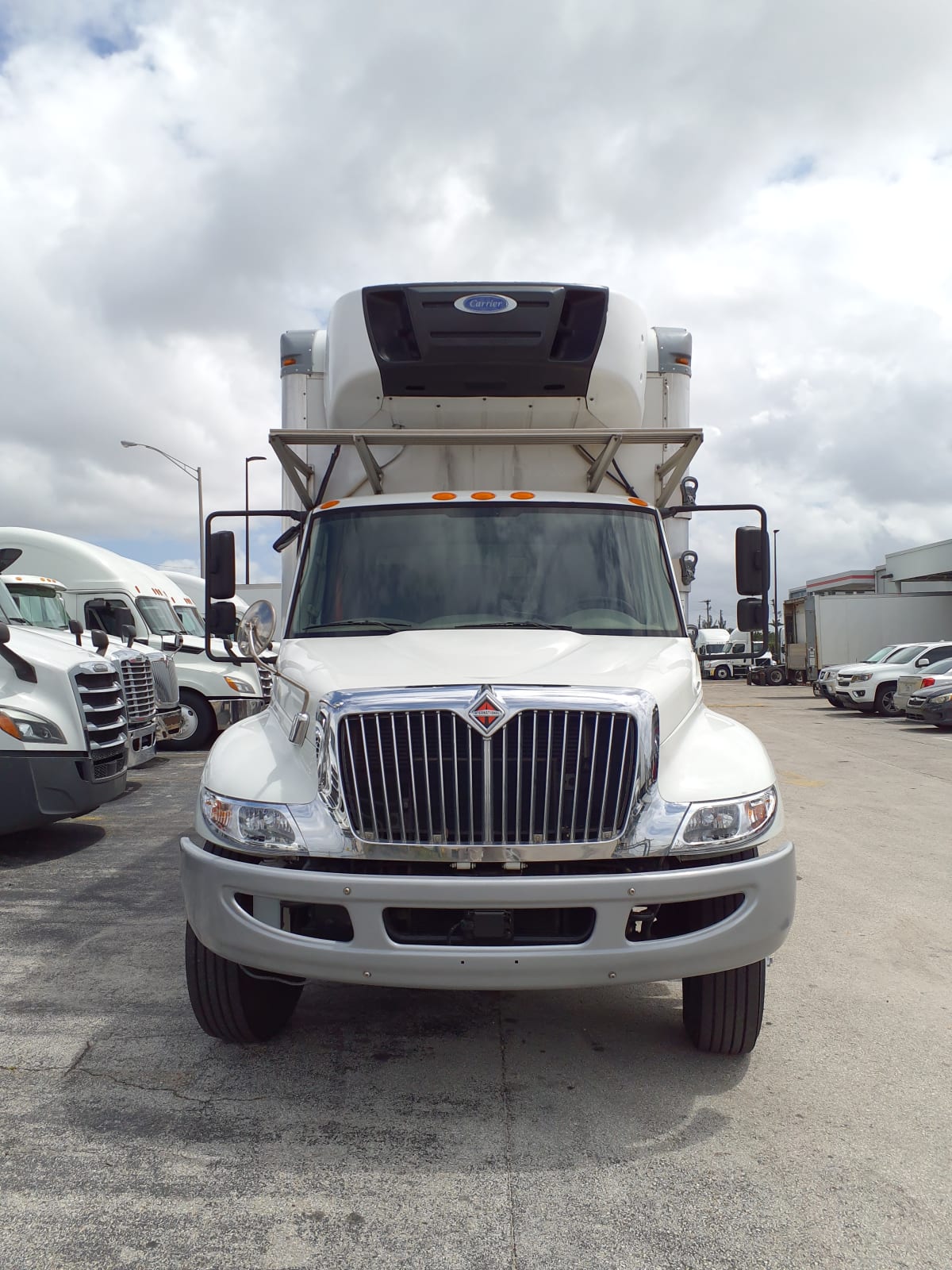 2018 Navistar International 4300 686623