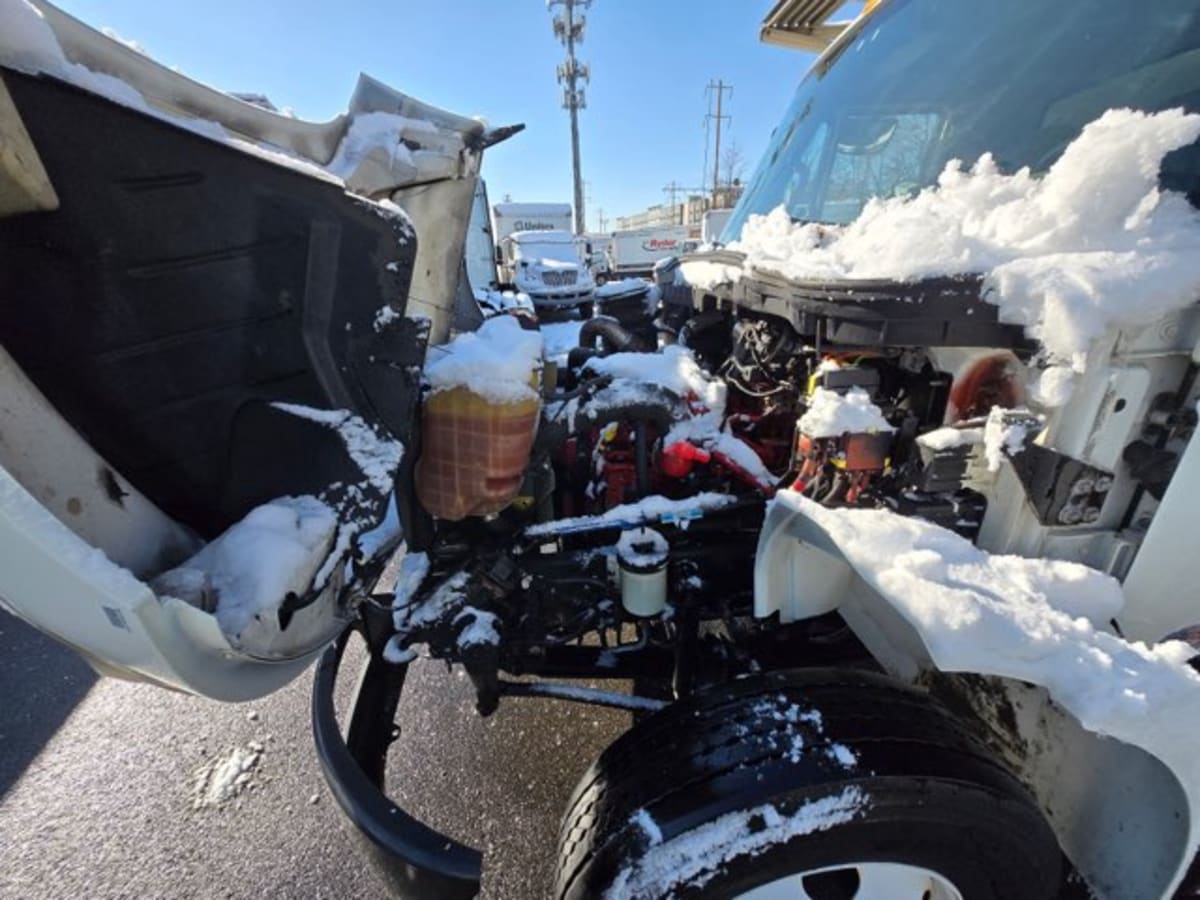 2018 International 4300 - image 10