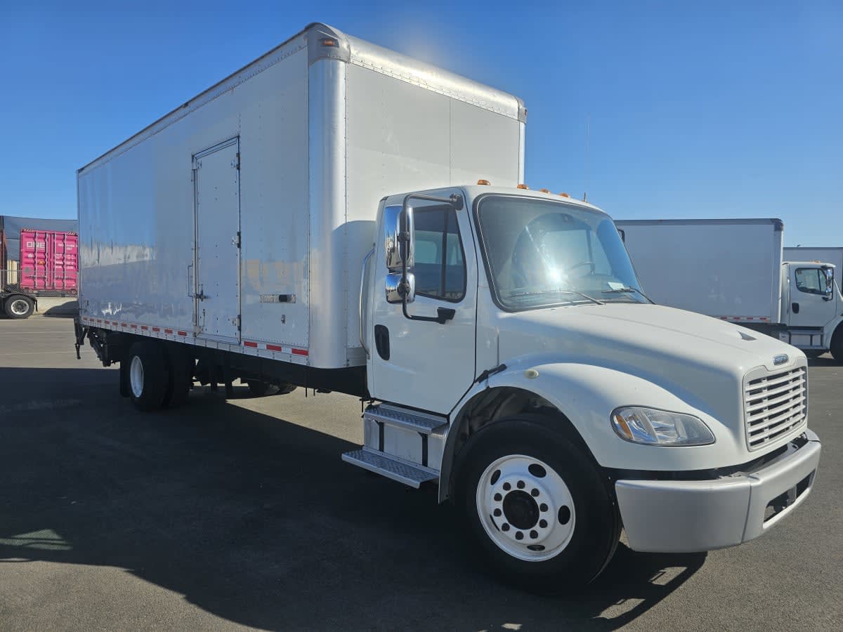 2018 Freightliner M2 106 687439