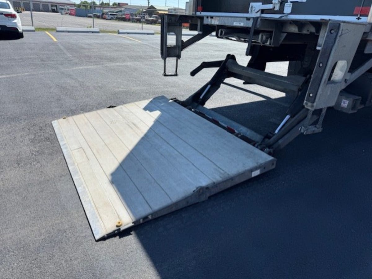 2018 Freightliner/Mercedes M2 106 687451