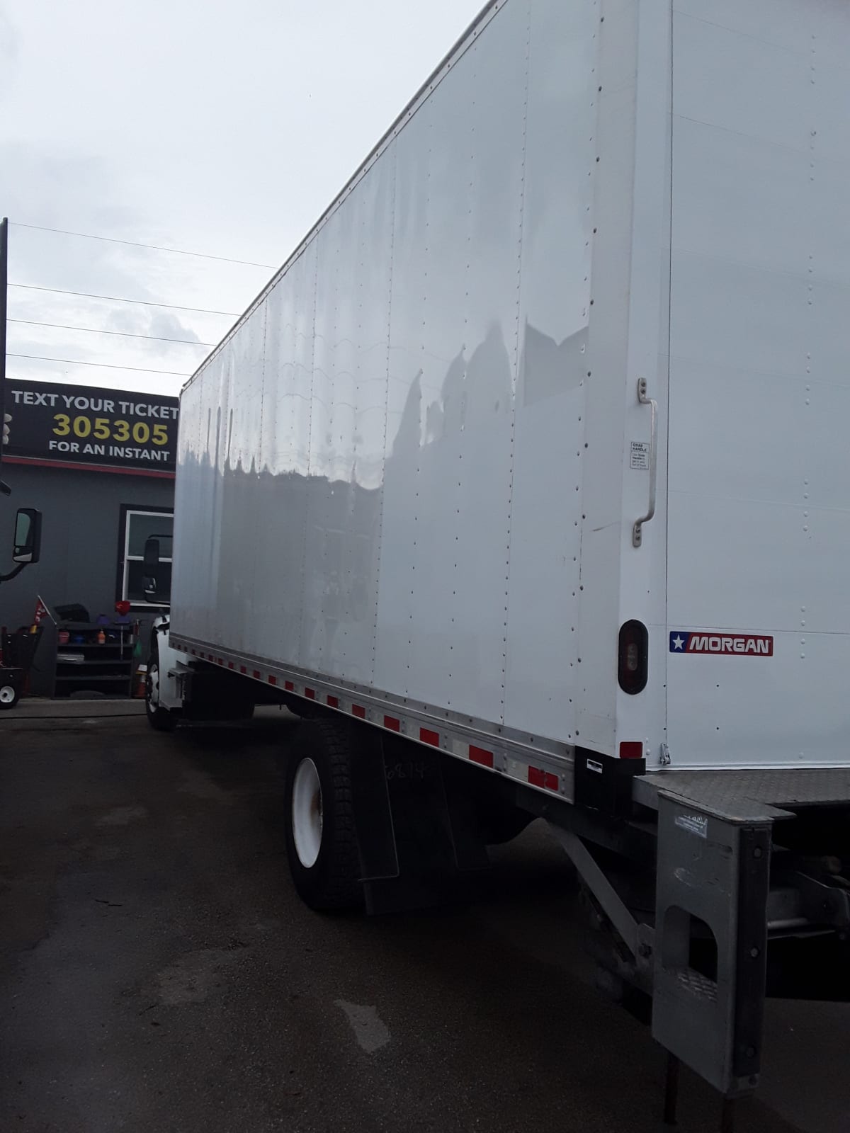 2018 Freightliner/Mercedes M2 106 687452